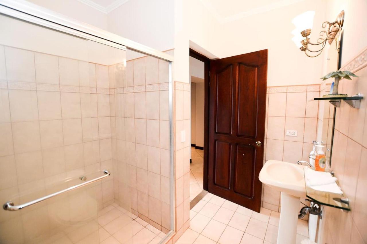 Exquisitely Decorated 5Th-Floor Aerie With Views Of Two Bays In Flamingo Villa Playa Flamingo Luaran gambar